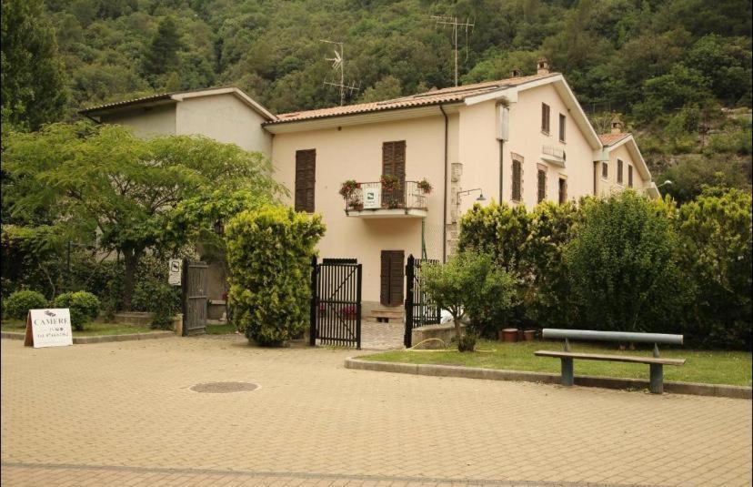 Rifugio Della Cascata Villa Collestatte Kültér fotó