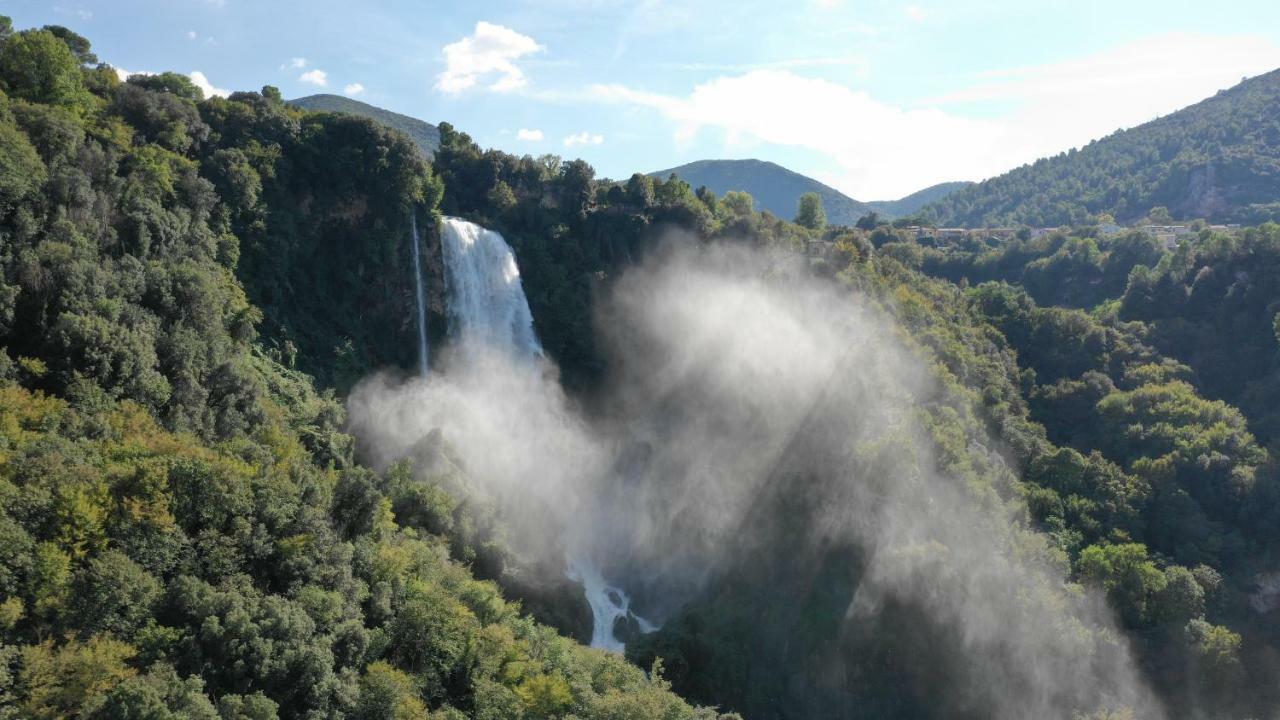 Rifugio Della Cascata Villa Collestatte Kültér fotó